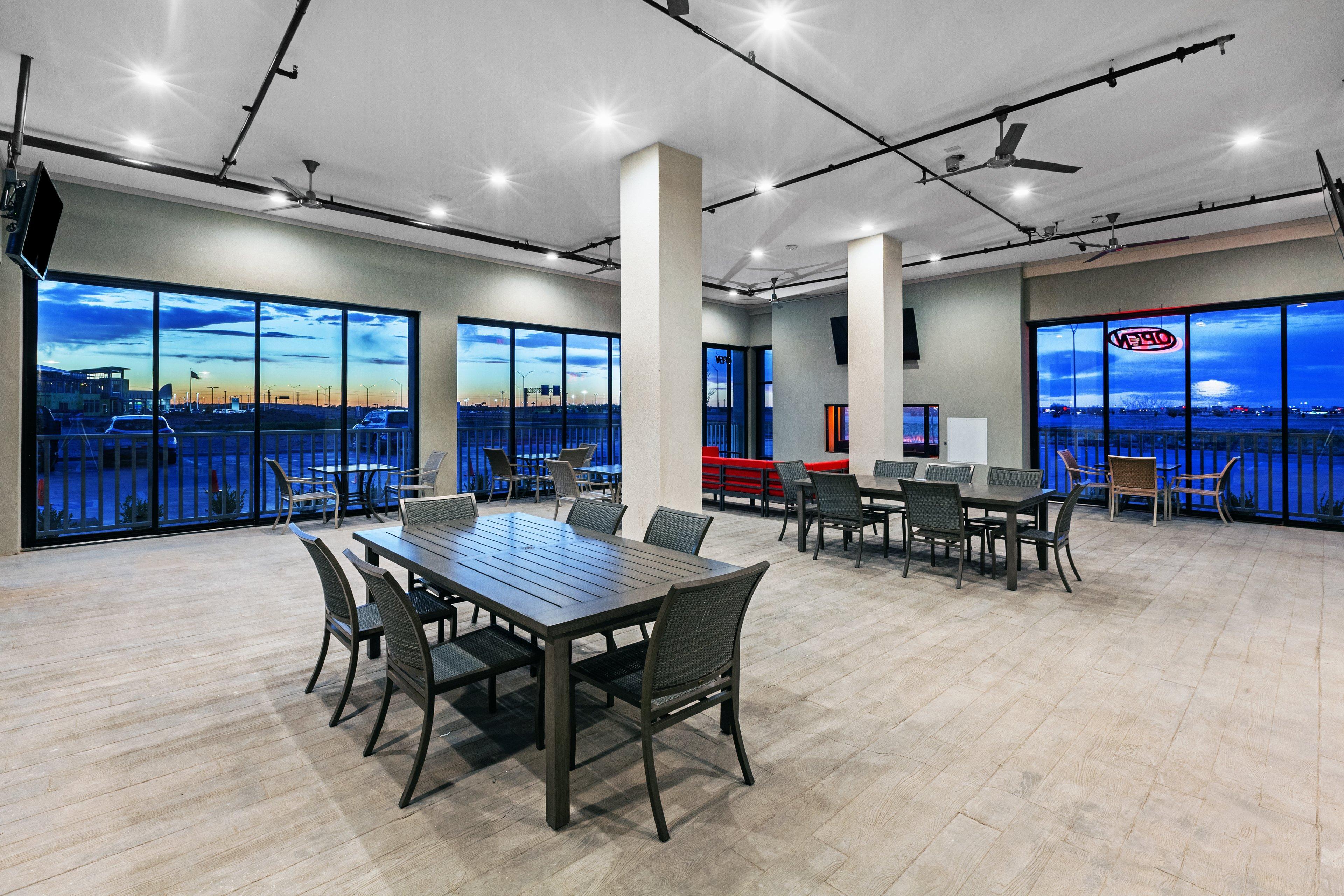Holiday Inn Lubbock South By Ihg Екстериор снимка